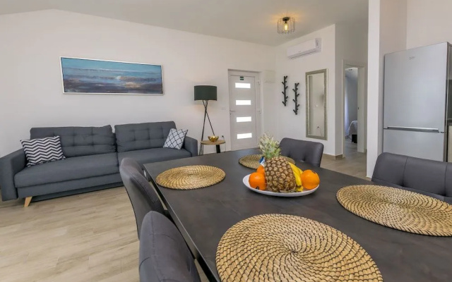 Apartment Dora