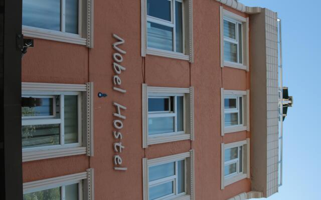 Nobel Hostel Guesthouse вид на фасад
