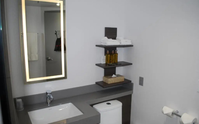DoubleTree by Hilton Ottawa Downtown