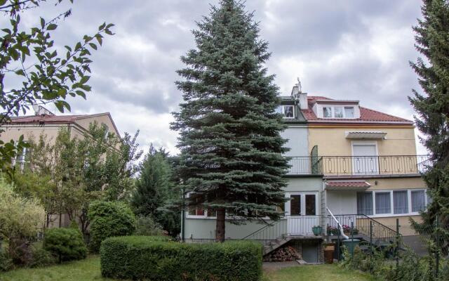 Wilanowska Hostel вид на фасад