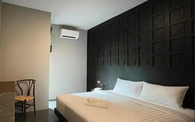 515 VICTORY Hotel
