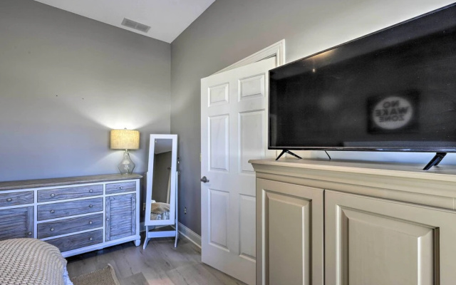 Dtwn Ludington Condo: Balcony, Walk To Beach!