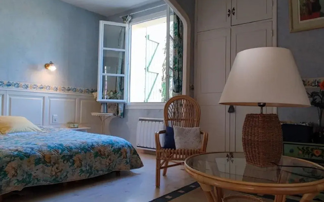 Spacious Holiday Home With Private Pool and Park