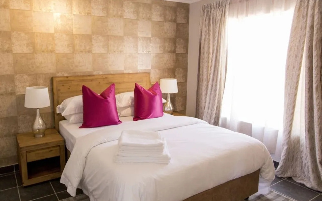 3 Lux Suites
