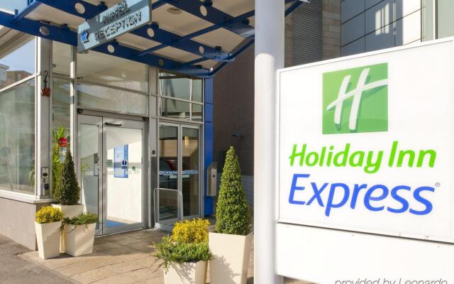 Отель Holiday Inn Express Theatreland Глазго вид на фасад
