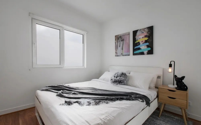 Heart of Highett Apartment by Ready Set Host