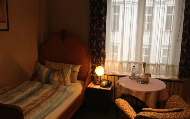Hotel Pension Columbus am Kurfürstendamm