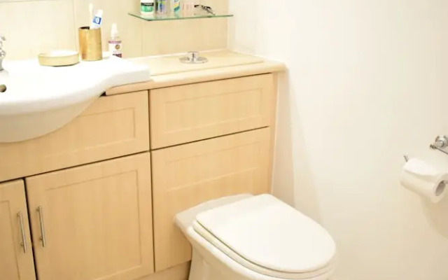 2 Bedroom Mayfair Apartment Near Hyde Park