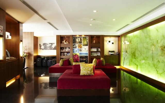 Hotel B