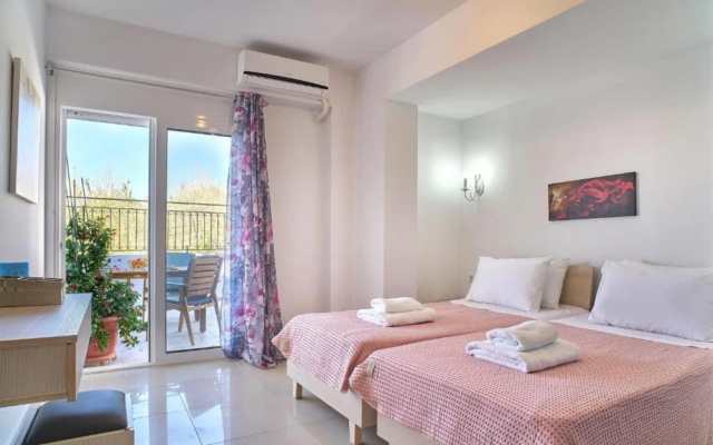 Best Family Friendly Villa Near Lake Kournas