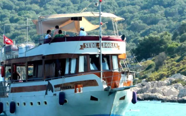 Yuzer Hotel Sude Boran