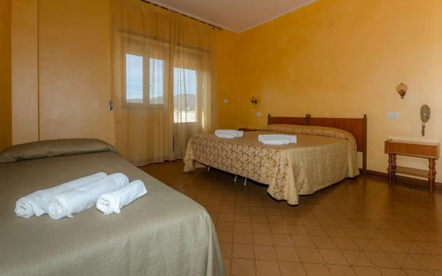 Hotel Holiday