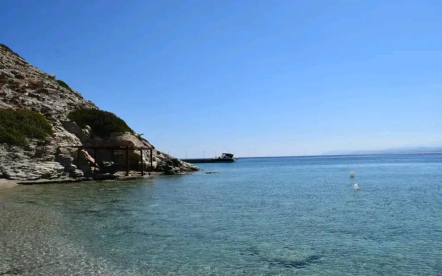 The Holiday House 3
