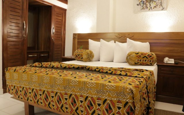 Coconut Grove Sakumono Hotel in Accra, Ghana from 60$, photos, reviews - zenhotels.com guestroom