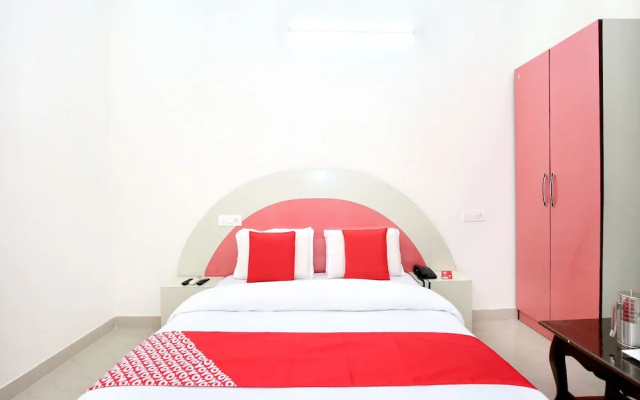 OYO 12025 Hotel Kamal Palace