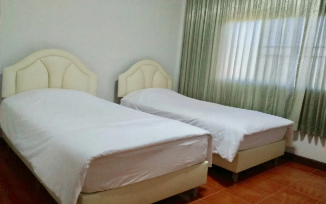 Hugphaeng Garden