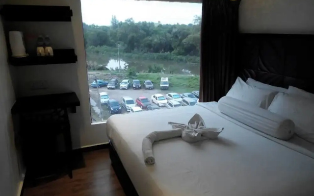 M Season Boutique Hotel