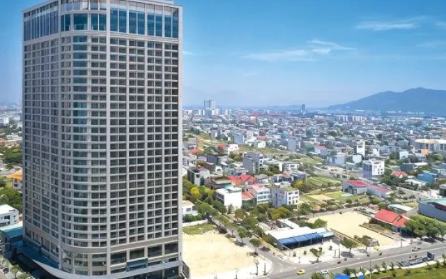 Beachfront Luxury 2 Bedroom Apartment by Villuxy