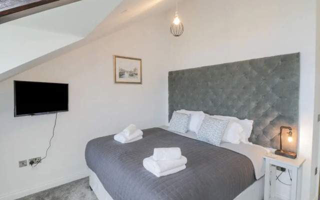 Foxton Penthouse