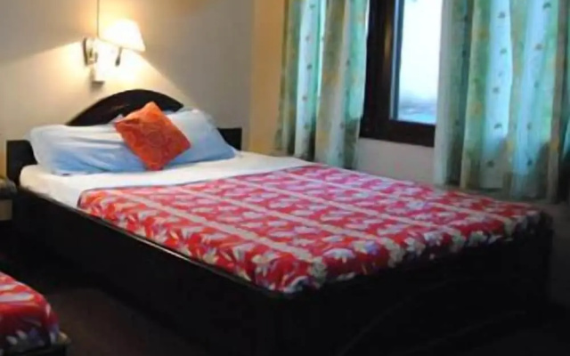 Rhino Lodge & Hotel