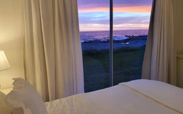 No 4 on Cliff, Beach Club