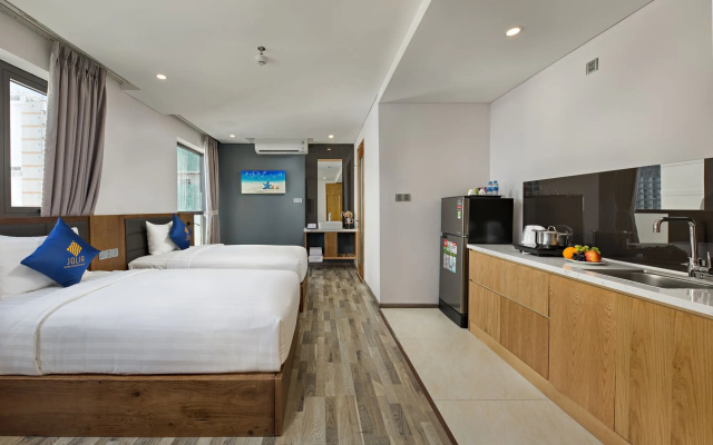 Jolia Hotel Danang Beach