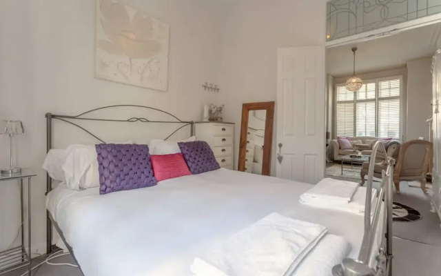 Stylish Apartment near Battersea Park