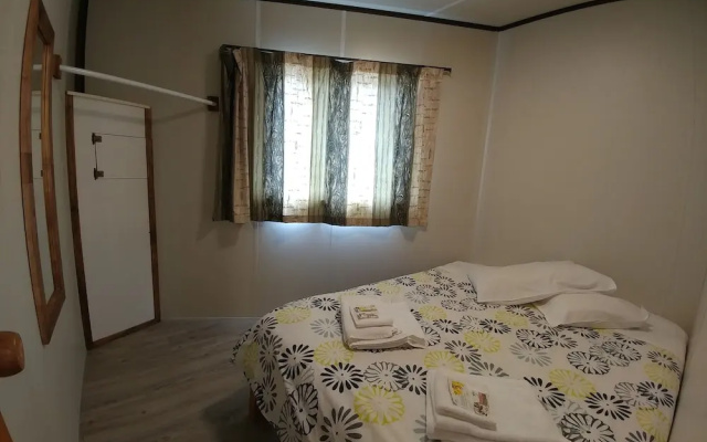 Pineacres Motel and Park