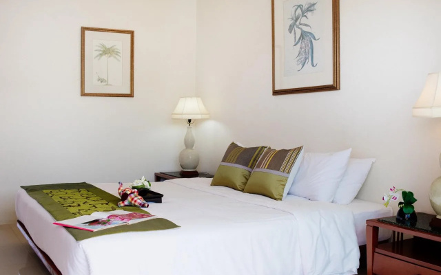 Hill Myna Holiday Park & Cafe