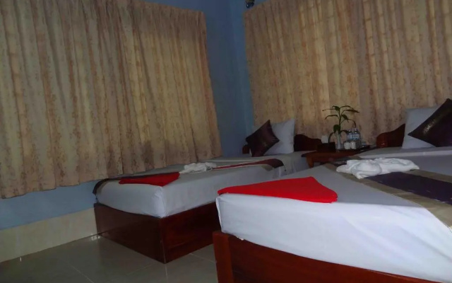 Damnak Riverside Villa