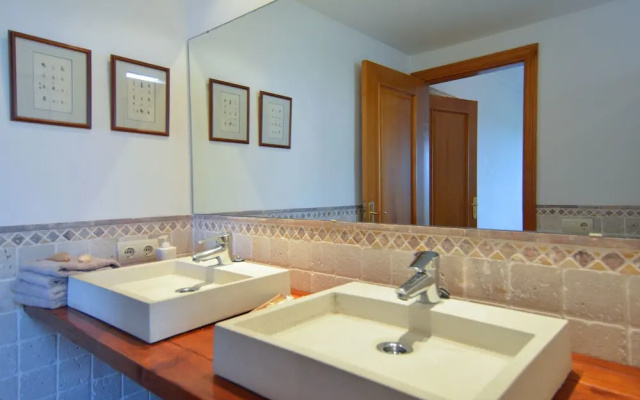 Mallorca Family Sea Front Villa in Betlem