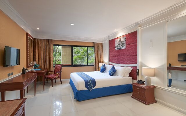 Floral Hotel · Dolphin Circle Pattaya 2