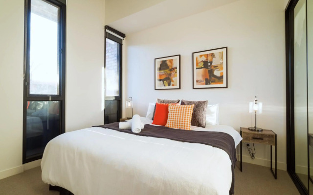 Mega Style Apartments West Melbourne Townhouse