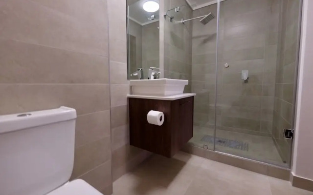 Blou Inn - Century City