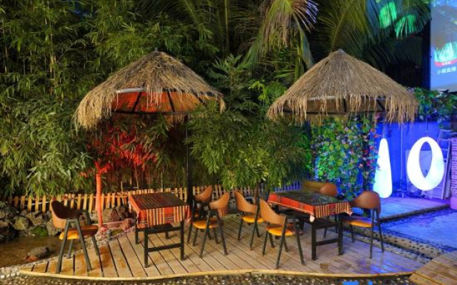 Baiyan Yazhu Hotel (Clear Water Bay Avenue)