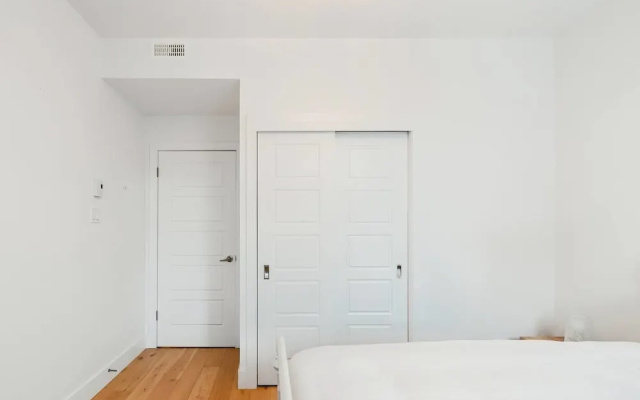 Hip, Stylish Apartment in Little Italy