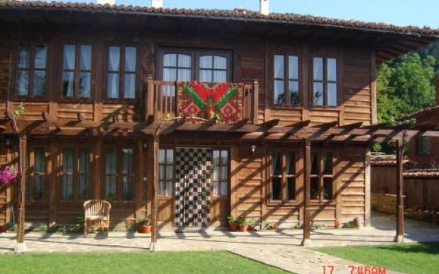Отель Kenara Guest House Сливен вид на фасад