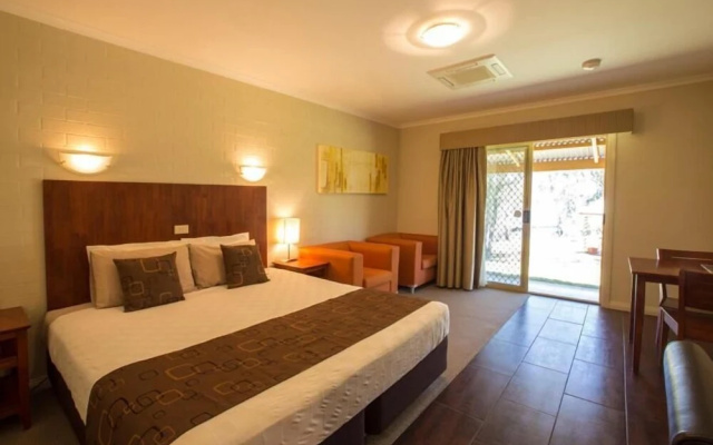 Euston Club Motel