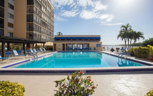 Windward Point 212