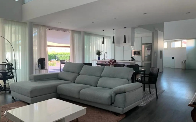 Pomba House