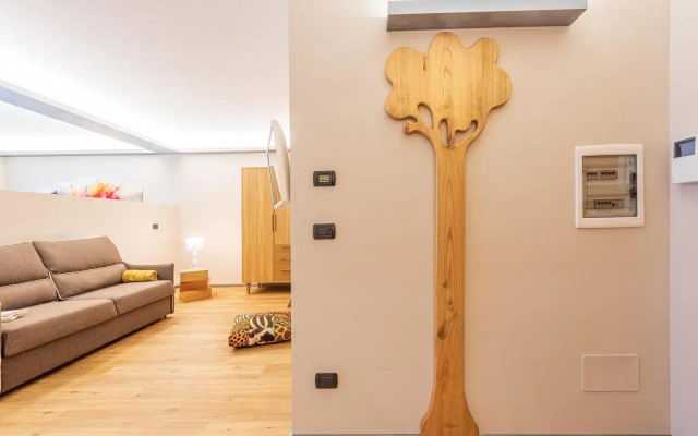 Room 176, Alba Town