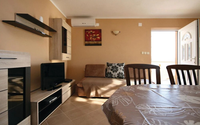 Stunning Apartment in Zatoglav With 1 Bedrooms and Wifi