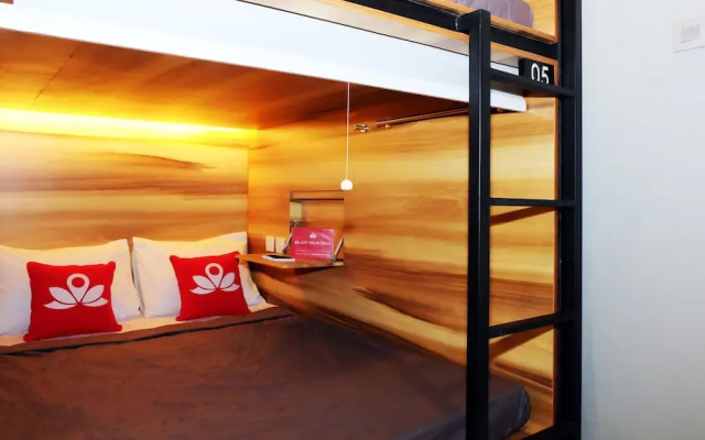 ZEN Hostel Gubeng Station 2