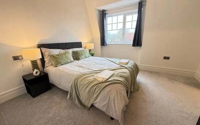Beautiful 5 Bed House - Close to Windsor Castle