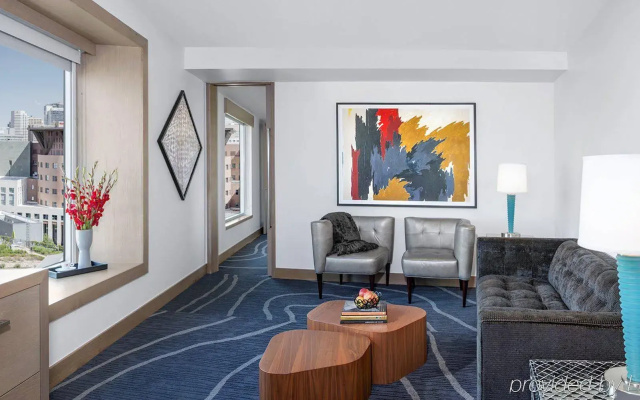 The Art Hotel Denver, Curio Collection by Hilton