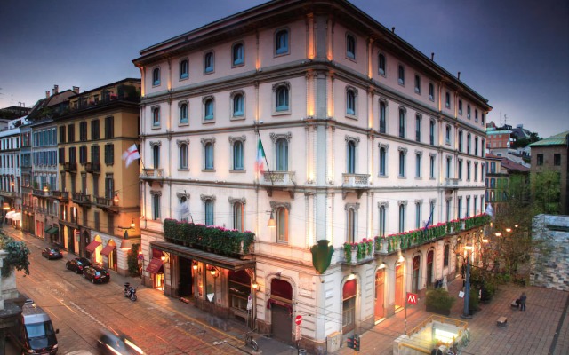 Отель Grand Hotel et de Milan Италия, Милан - 4 отзыва об отеле, цены и фото номеров - забронировать отель Grand Hotel et de Milan онлайн вид на фасад