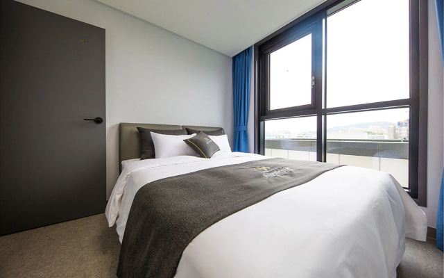 Shine Hotel