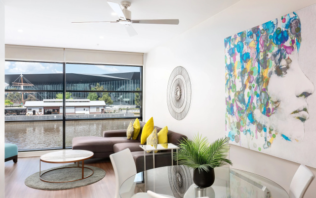 Waterfront Melbourne Apartments