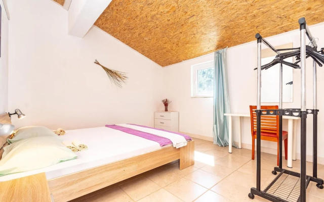 Amazing Home in Pupnat With 4 Bedrooms