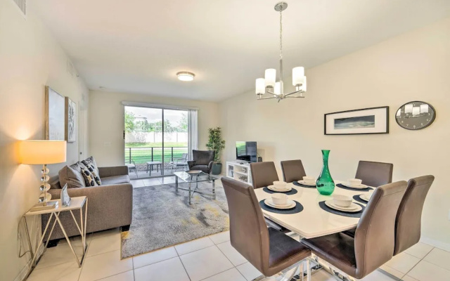 Resort Getaway w/ Patio: 6 Mi to Disney Parks!